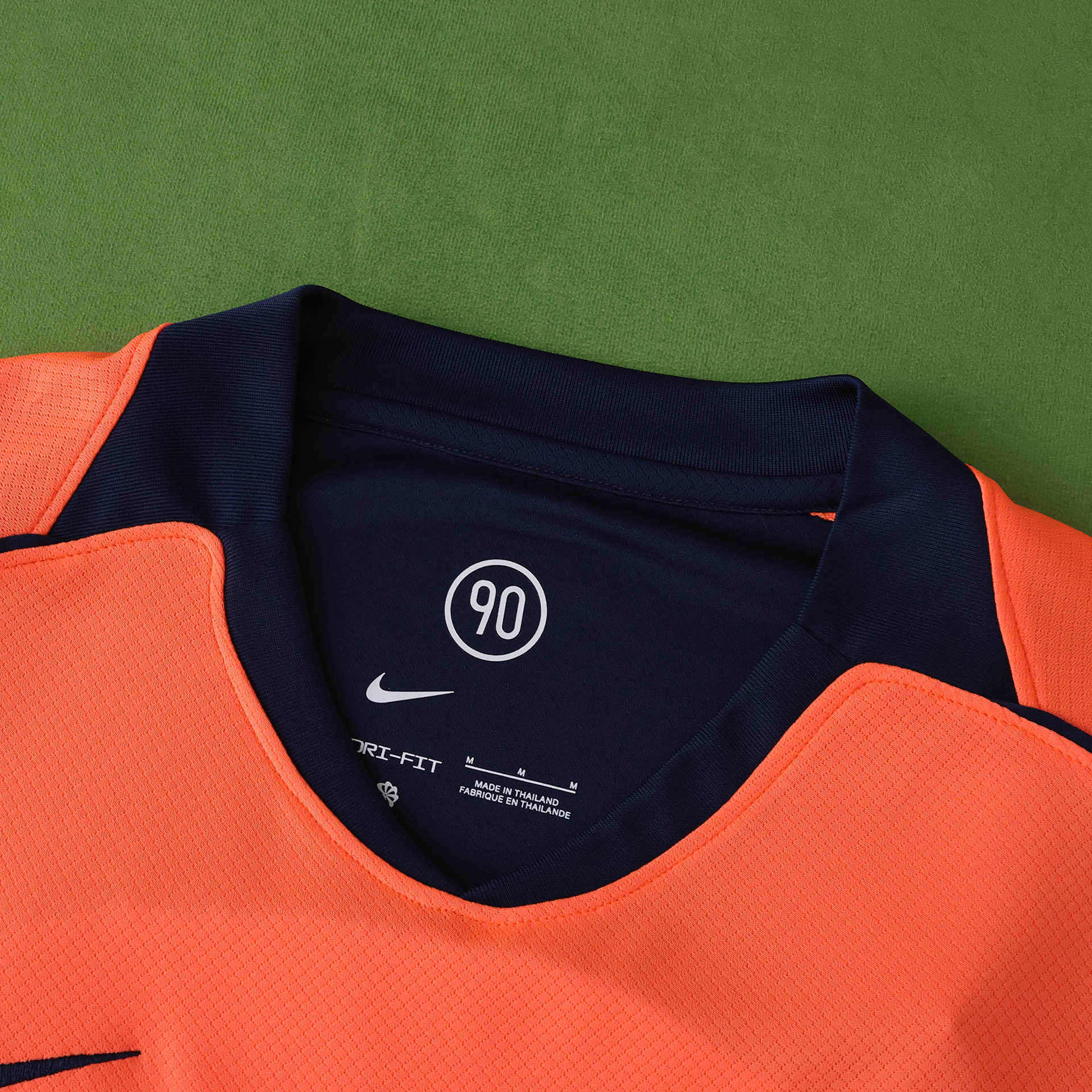 Barcelona Third Jersey 25-26 Replica (2)