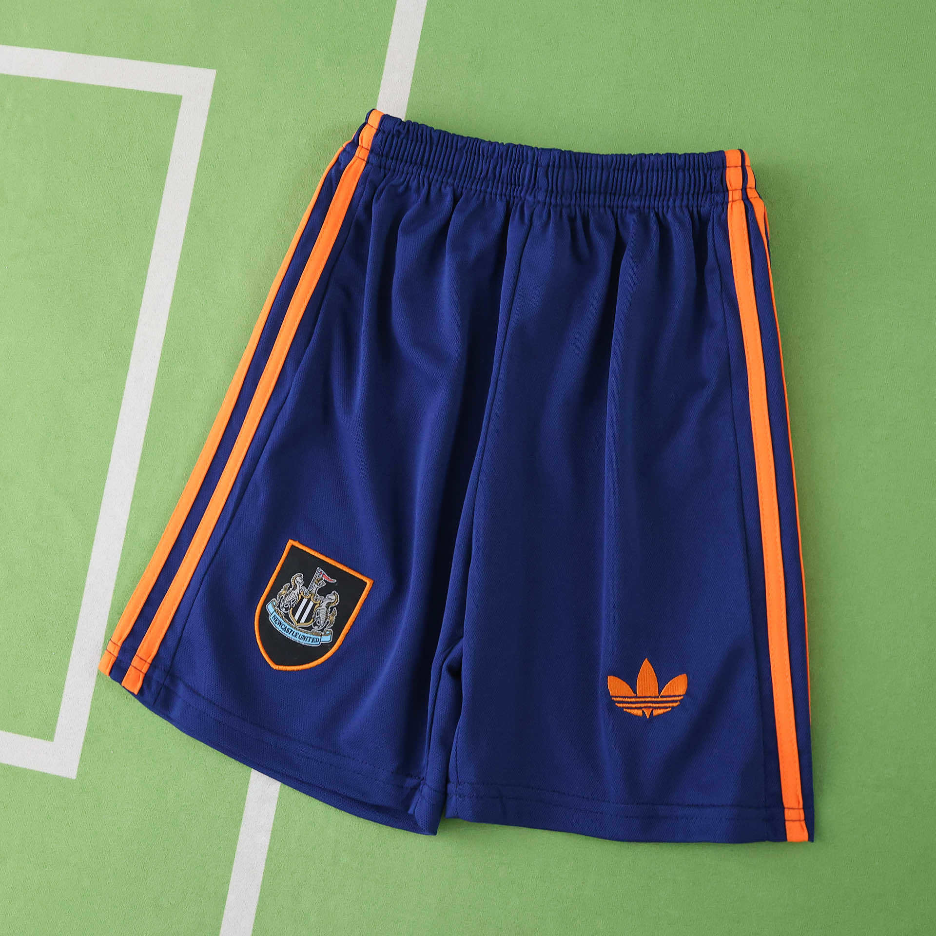 Newcastle United Third 25-26 Kids Kit (5)