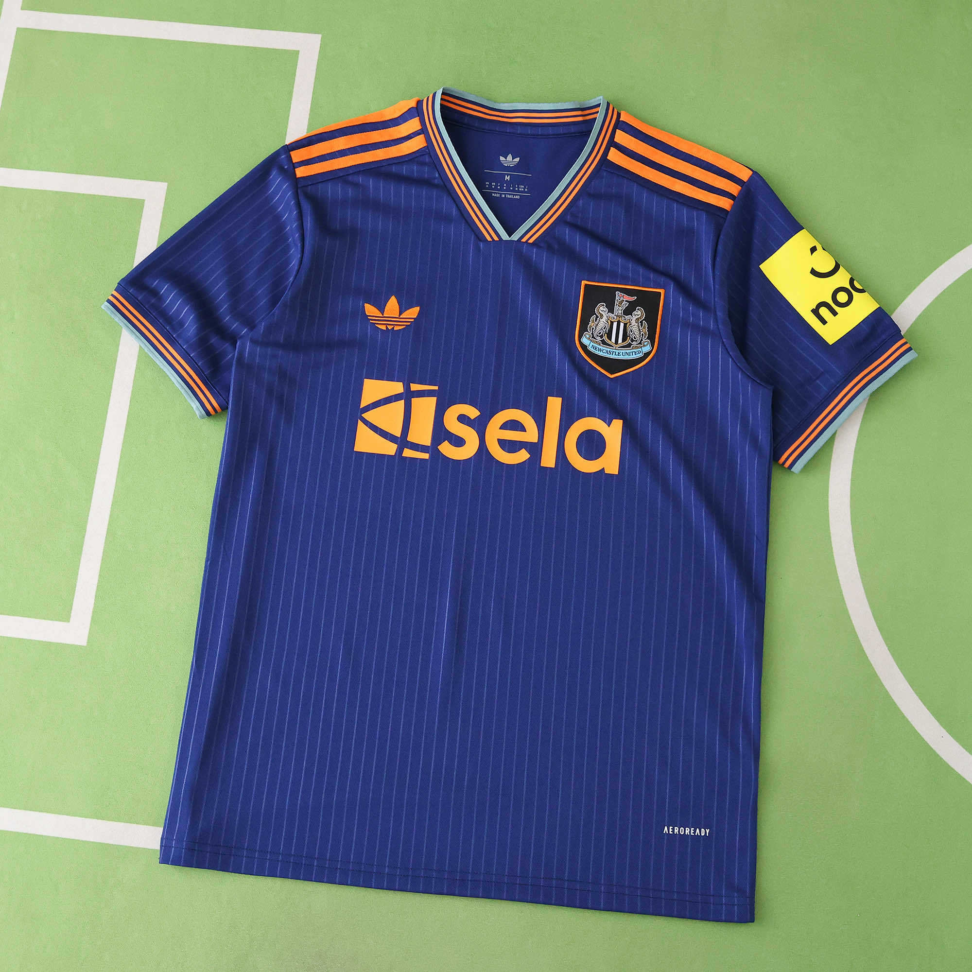 Newcastle United Third 25-26 Replica (1)