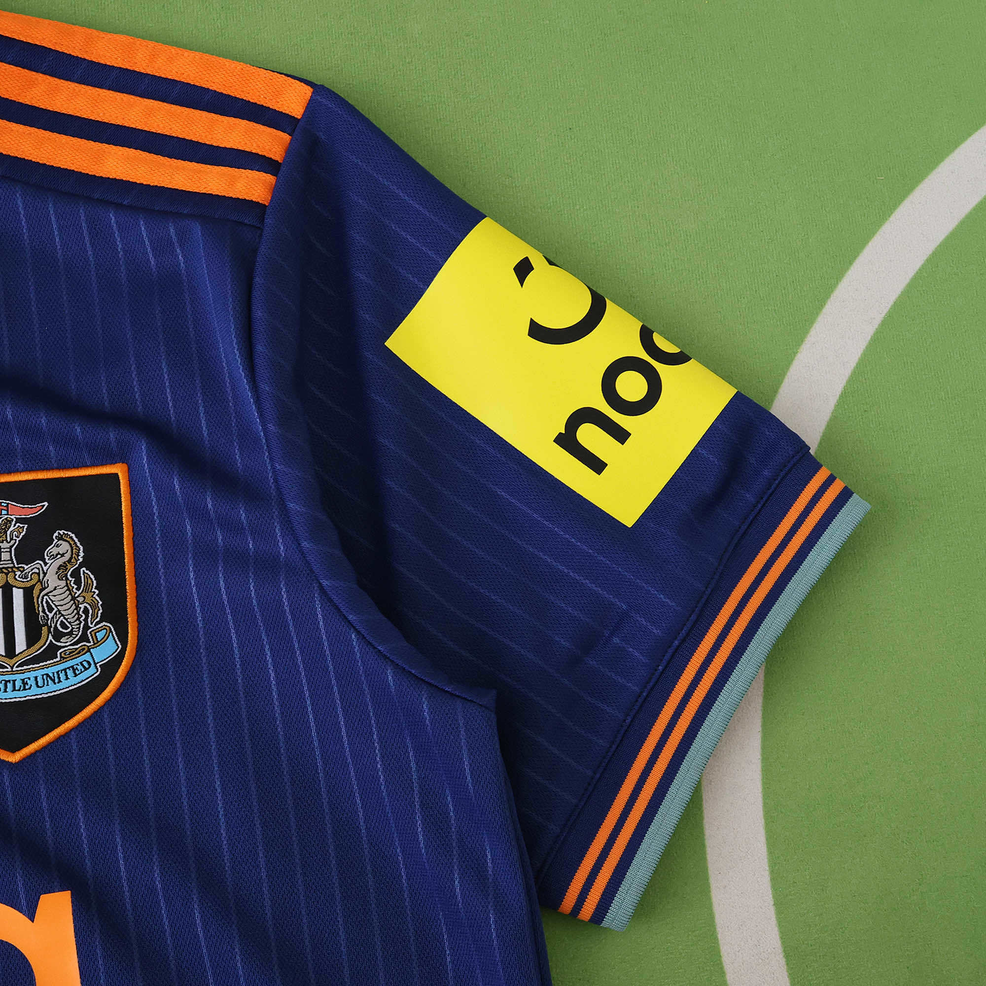 Newcastle United Third 25-26 Replica (6)