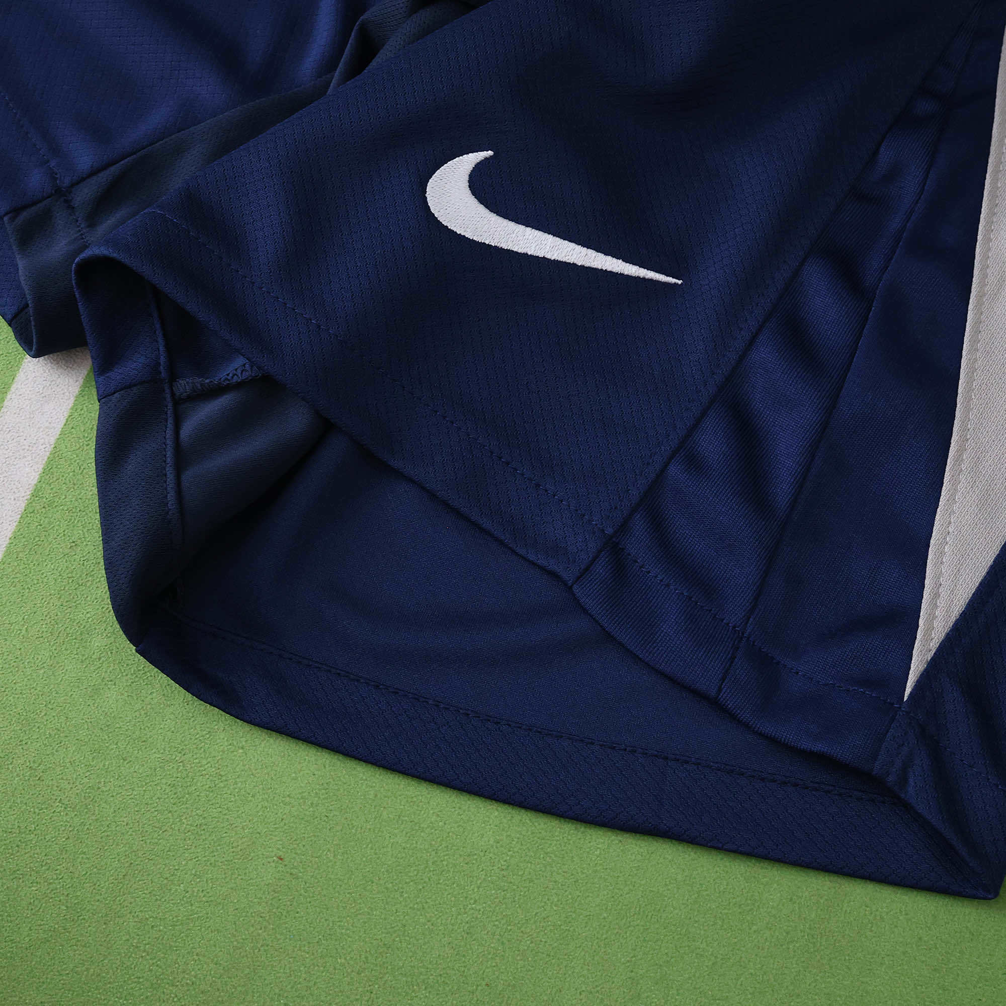 Tottenham Hotspur Home 25-26 Shorts (5)